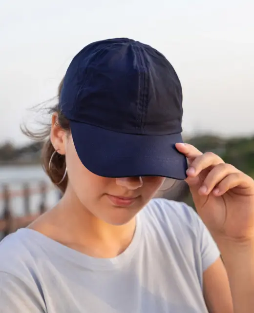 girlwearingcapasticcap